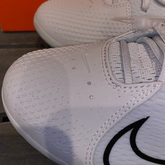 Nike Hyperdiamond 4 Pro Women's Softball Spikes. NWOB - Picture 6 of 7